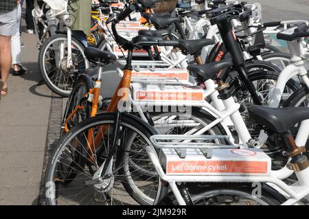 Kopenhagen /Dänemark/05. August 2022/verschiedene Compnaies Elektrofahrräder in der dänischen Hauptstadt. (Foto..Francis Joseph Dean/Dean Picturs. Stockfoto