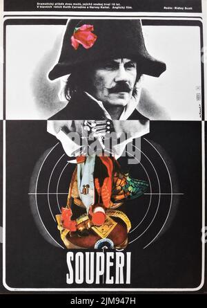 Tschechisches Plakat für HARVEY KEITEL und KEITH CARRADINE in DEN DUELLANTEN 1977 Regie RIDLEY SCOTT Geschichte das Duell von Joseph Conrad Drehbuch Gerald Vaughan-Hughes Enigma Productions / Scott Free Enterprises / National Film Finance Consortium / National Film Finance Corporation Stockfoto