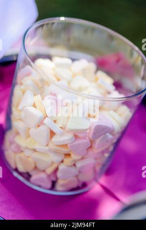 Bunte Süßigkeiten Gesprächsherzen Stockfoto