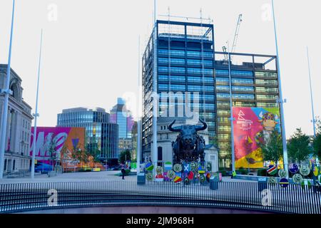 Birmingham, Großbritannien: Der mechanische Bulle, der bei der Eröffnungszeremonie der Commonwealth Games am 28. Juli 2022 vorgestellt wurde, wird am Freitag, dem 5. August 2022, auf dem Centenary Square gesehen. Stockfoto