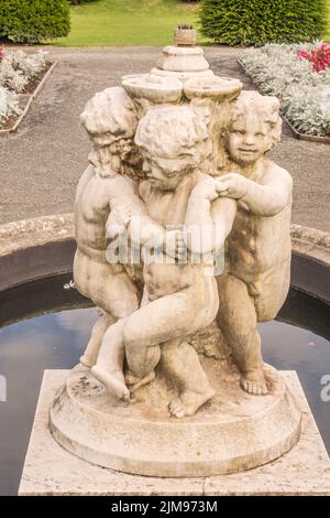 Cherubs am Fountain St. Fagan's Cardiff Glamorgan Stockfoto