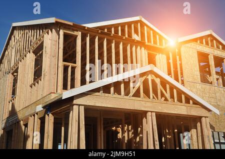 Haus im Bau mit Sonnenlicht Stockfoto