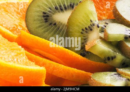 Orangen und Kiwi-Frucht-Nahaufnahme Stockfoto