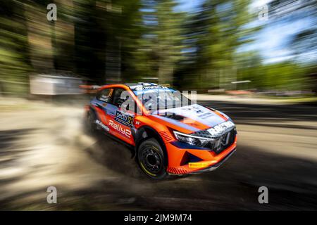 Jyvaskyla, Finnland - 05/08/2022, 21 SUNINEN Teemu (fin), MARKKULA Mikko (fin), Toksport WRT, Skoda Fabia Evo, Aktion während der Rallye Finnland 2022, 8. Runde der WRC World Rally Car Championship 2022, vom 4. Bis 7. August 2022 in Jyvaskyla, Finnland - Foto: Nikos Katikis/DPPI/LiveMedia Stockfoto
