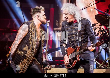Brian May und Adam Lambert von Queen treten im Juli 2022 live in Oslo auf Stockfoto