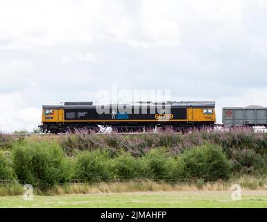 GBRf Baureihe 66 Diesellokomotive Nr.66769 in Prostatakrebs-Lackierung, Warwickshire, UK Stockfoto