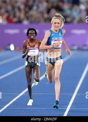 Eilish McColgan aus Schottland auf ihrem Weg zur Gewinnerin der Frauen-10.000m bei den Commonwealth Games im Alexander Stadium, Birmingham, England, am 3. Augu Stockfoto