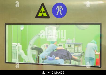 Strahlung Arbeitskleidung Zeichen Chirurgie Krankenhaus Stockfoto