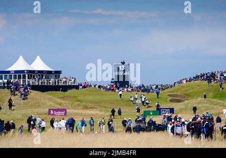 Gullane, Schottland, Großbritannien. 5.. August 2022. Zweite Runde der AIG Women’s Open Golf Championship in Muirfield in East Lothian. Bild; Gesamtansicht des Par 3 13.-Lochs. Iain Masterton/Alamy Live News Stockfoto