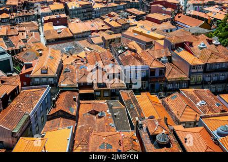 Orangefarbene Dächer von Porto, Portugal Stockfoto