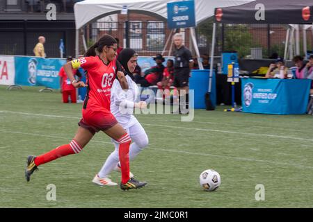 Detroit, Michigan - die Frauenmannschaften der Vereinigten Arabischen Emirate und Sri Lanka treffen sich beim Fußballturnier Special Olympics Unified Cup (Fußball). Stockfoto