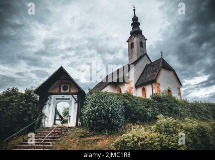 Kirche Maria Wert am Wörthersee in der Nähe von Velden in Österreich im Sommer Stockfoto