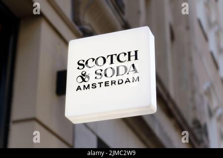 Köln, 03. August 2022: Scotch&Soda-Werbeschild in der Ehrenstraße in Köln Stockfoto