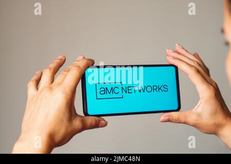 Brasilien. 5. August 2022. In dieser Abbildung wird das AMC Networks-Logo auf einem Smartphone-Bildschirm angezeigt. (Bild: © Rafael Henrique/SOPA Images via ZUMA Press Wire) Stockfoto