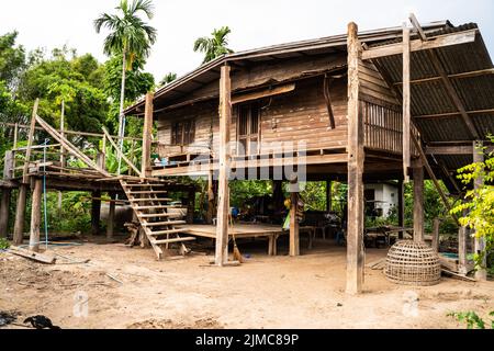 Traditionelle Häuser der Ureinwohner Thailands im Dorf Stockfoto