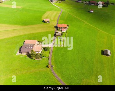 Luftbild, Obermaiselstein und Sonderdorf mit Feldern und Weiden, OberallgÃ¤U, Schwaben, Bayern, Stockfoto