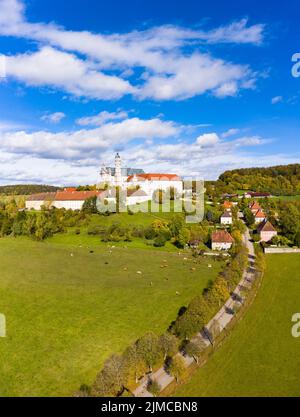 Luftbild Kloster Benediktion, Stift Neresheim, Neresheim, Baden-Württemberg, Deutschland Stockfoto