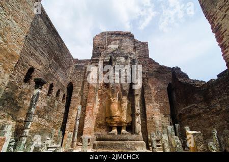 Stehender Buddha in Lankatilaka Vihara, Polonnaruwa, Sri Lanka Stockfoto