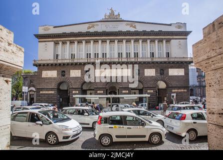 Opernhaus Real Teatro di San Carlo, Neapel, Golf von Neapel, Kampanien, Süditalien, Italien Stockfoto