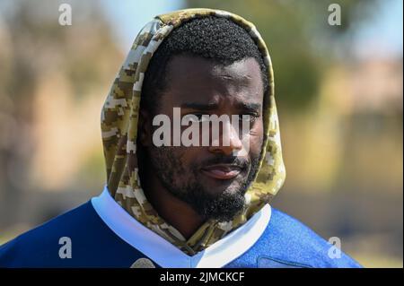 Dallas Cowboys Cornerback Jourdan Lewis (2) spricht nach dem Trainingslager am Mittwoch, 3. August 2022, in Oxnard, Calif. (Dylan Stewart/Image of Sport) Stockfoto