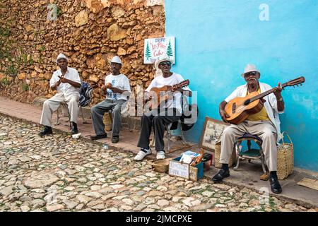 Eine kubanische Band spielt traditionelle Musik Stockfoto