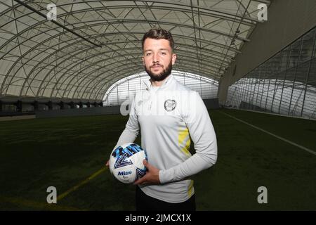 Oriam Sports Centre Edinburgh.Scotland.UK.5. Aug 22 Hearts Craig Halkett Pressekonferenz für Cinch Premiership Match gegen Hibs Quelle: eric mccowat/Alamy Live News Stockfoto