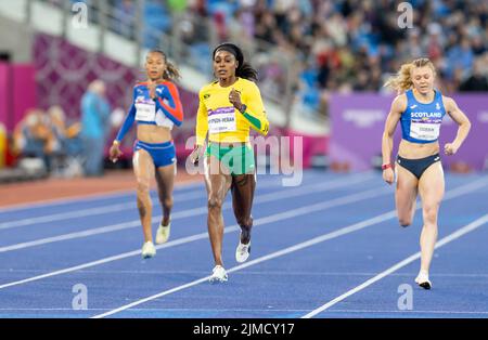 Birmingham, Großbritannien. 5. August 2022. 5.. August 2022; Alexander Stadium, Birmingham, Midlands, England: Tag 8 der Commonwealth Games 2022: Alaine Thompson-Herah (JAM) führt das Halbfinale der Frauen 200m 3 Credit: Action Plus Sports Images/Alamy Live News Stockfoto