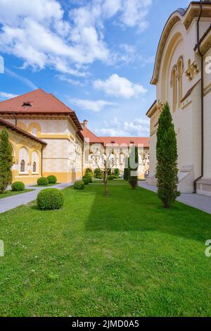 Innenhof der Krönungskathedrale Stockfoto