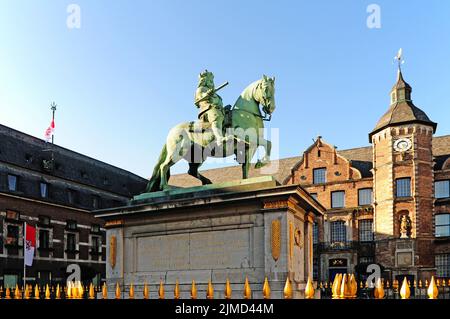 Jan Wellem Denkmal auf dem Marktplatz in Düsseldorf Stockfoto