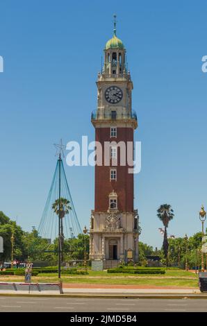 Buenos Aires, Argentinien, 27. Dezember 2015: Der Torre Monumental ist ein Denkmal im Retiro Stockfoto