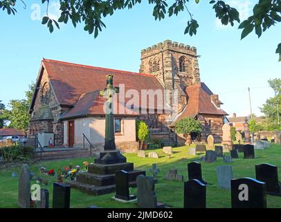 St Cross Church 1886 & Graveyard, Stretton Rd, Appleton Thorn Village, South Warrington, Cheshire, ENGLAND, GROSSBRITANNIEN, WA4 4SN Stockfoto