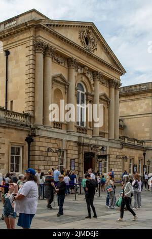 Eintritt zu den römischen Bädern, Bath, Somerset, England Stockfoto