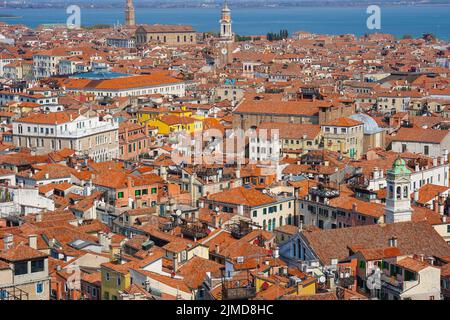 Panorama-Luftaufnahme über die italienische Stadt Venedig Stockfoto