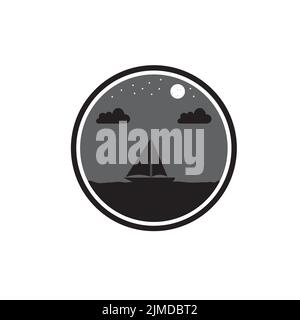Ein Kreissymbol eines schwimmenden Bootes auf dem Wasser unter dem klaren Nachthimmel in Schwarz und Weiß Stock Vektor