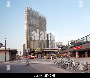 Moderne Hochhäuser in Wien am Hauptbahnhof Stockfoto