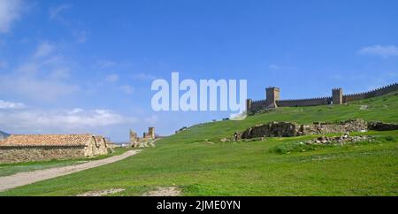 Genuesische Festung in Sudak, Krim. Stockfoto