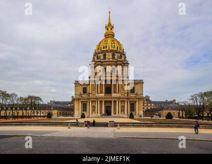 Die Dome-Kirche von Les Invalides und Napoleonâ €™s Grab in Paris Frankreich. April 2019 Stockfoto