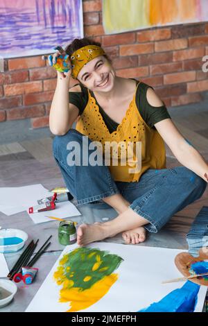 Fine Art Hobby kreative junge Künstlerin malen Stockfoto