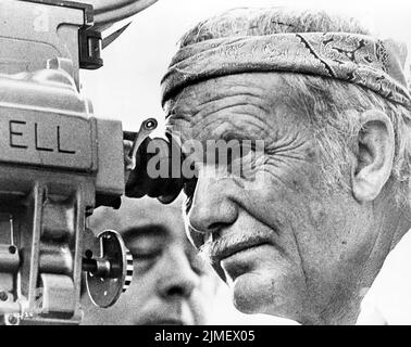 SAM PECKINPAH in CROSS OF IRON (1977), Regie: SAM PECKINPAH. Kredit: AVCO BOTSCHAFT / Album Stockfoto