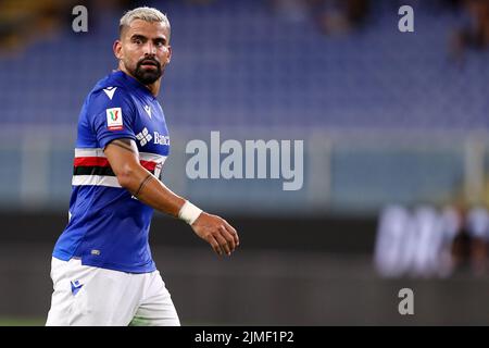 Genua, Italien. 5. August 2022. Tomas Rincon von uns Sampdoria schaut während des Coppa Italia-Spiels zwischen uns Sampdoria und Reggina 1914 am 5. August 2022 im Stadio Luigi Ferraris in Genua, Italien, auf. Quelle: Marco Canoniero/Alamy Live News Stockfoto