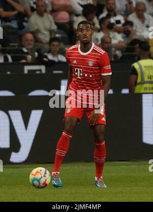 5.. August 2022, Deutsche Bank Park, Frankfurt, GER, 1. FBL, Eintracht Frankfurt vs FC Bayern München, DFL-Vorschriften verbieten die Verwendung von Fotografien als Bildsequenzen und/oder quasi-Video. Im Bild Ryan Gravenberch (München) Stockfoto