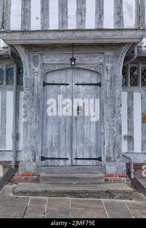 Halbgezimmerte mittelalterliche Guildhall im historischen Dorf Lavenham im ländlichen Suffolk Stockfoto