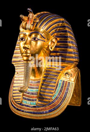 Tutanchamuns goldene Totenmaske auf schwarzem Untergrund. King Tut. Stockfoto