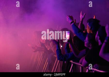 Musikpublikum bei einem Konzert in Australien Stockfoto