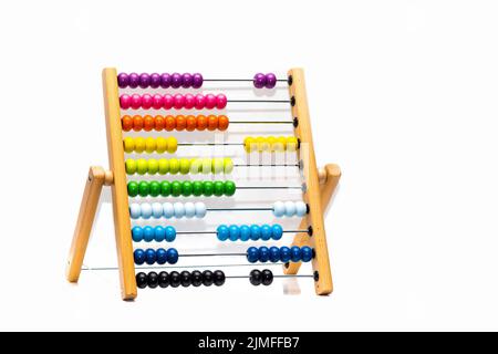 Traditionelle abacus mit bunten Holzperlen auf weißem Hintergrund Stockfoto