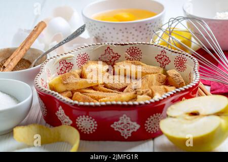 Zutaten für holländischen Apfel Baby Pfannkuchen. Stockfoto