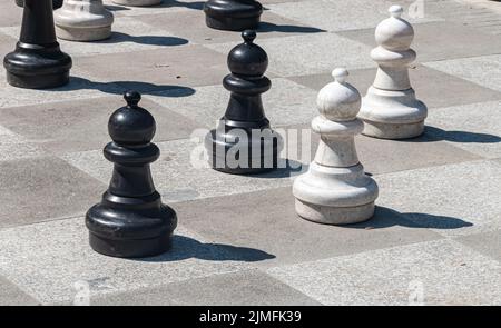 Rekonstruktion des Parks Trg Oslobodenja in Sarajevo abgeschlossen Stockfoto