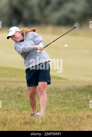 Gemma Dryburgh in Schottland auf dem 5.-Loch am dritten Tag der AIG Women's Open in Muirfield in Gullane, Schottland. Bilddatum: Samstag, 6. August 2022. Stockfoto