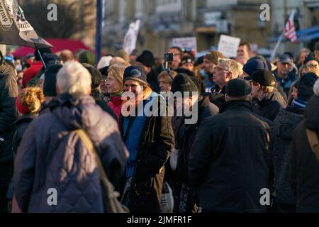 Demonstration von Corona-Leugnern und Impfgegnern in Magdeburg in Deutschland Stockfoto