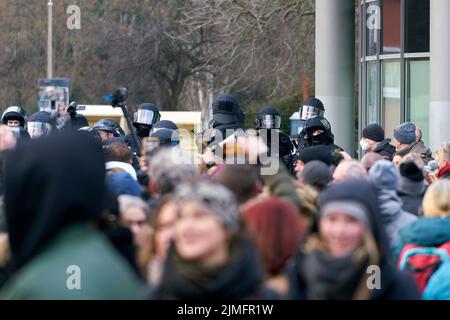 Demonstration von Corona-Leugnern und Impfgegnern in Magdeburg in Deutschland Stockfoto